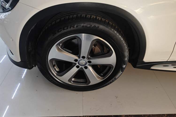 Used Mercedes-Benz GLC 2016 GLC 260 4MATIC Luxury Model