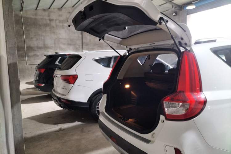 Used Geely Auto Vision X6 2016 1.3T CVT Flagship Model