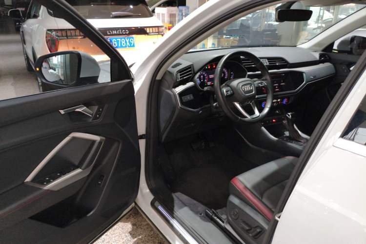 Used Audi Q3 2020 35 TFSI Fashionable and Elegant Model
