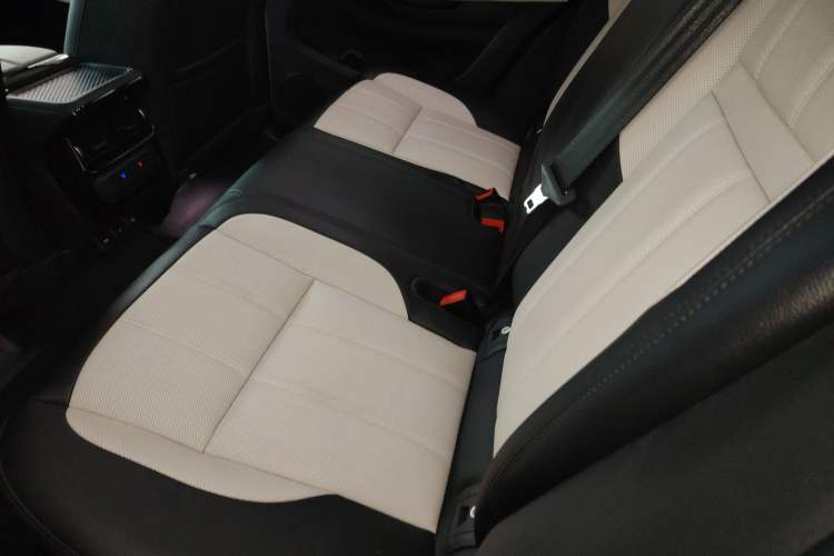 Used Land Rover Range Rover Evoque New Energy 2021 Aurora L P300e Luxury Edition
