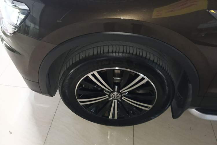 Used Volkswagen Tiguan L 2017 380TSI Automatic All-Wheel-Drive Luxury Edition