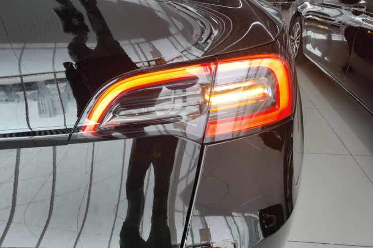 Used Tesla Model Y 2021 Standard Range Rear-Wheel Drive Version
