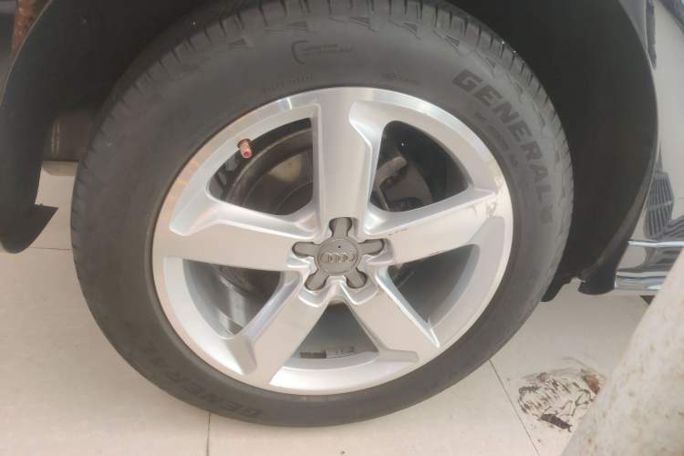 Used Audi Q5 2017 Plus 40 TFSI Ambition Model
