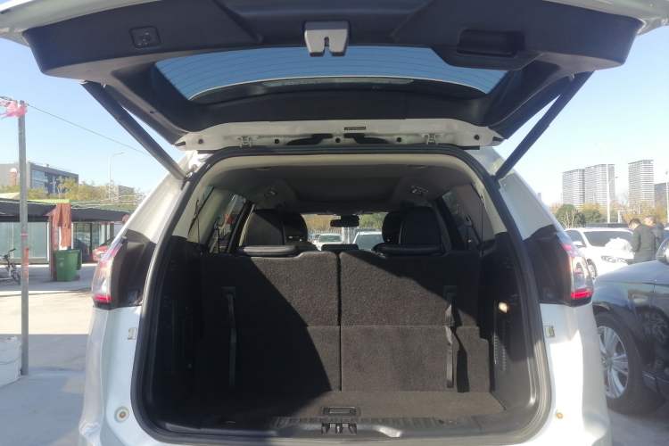 Used Ford Edge 2017 EcoBoost 245 Two-Wheel-Drive Sporty 7-Seater
