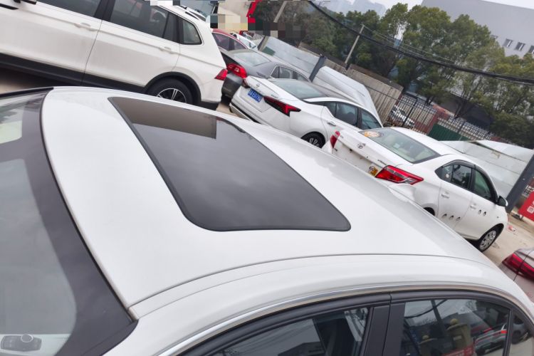 Used BMW 3 Series 2016 320Li Ambition Model
