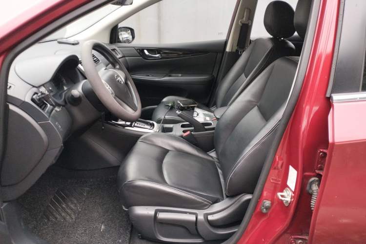 Used Nissan Tiida 2016 1.6L CVT Cool Dynamic Edition
