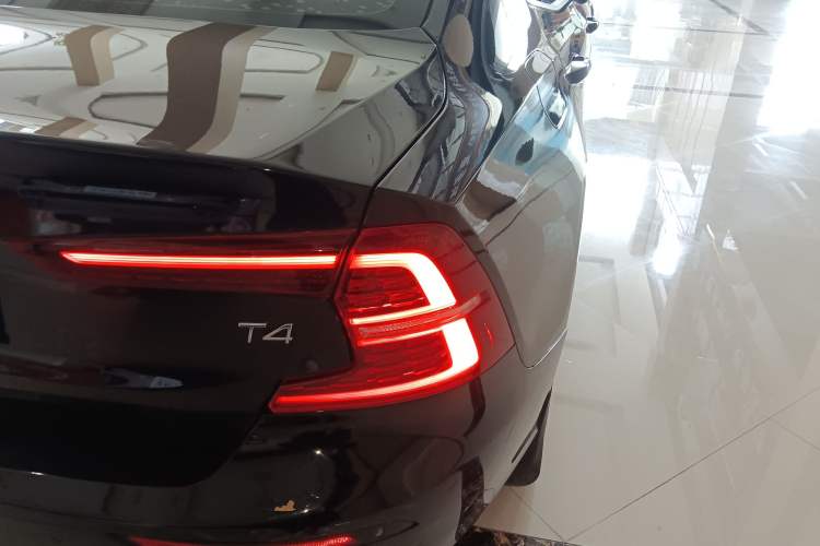 Used Volvo S60 2021 T4 Zhiyi Luxury Edition