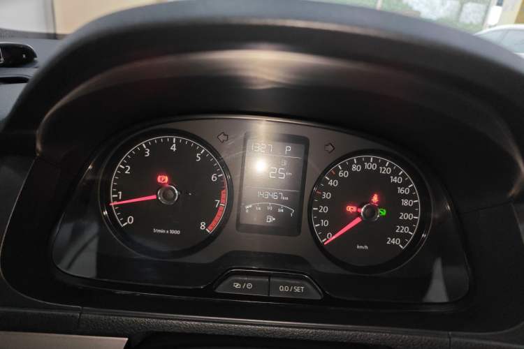 Used Volkswagen Lavida 2013 Revised Classic 1.6L Automatic Fashion Edition