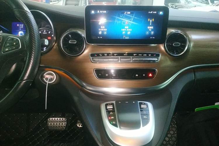 Used Mercedes-Benz V-Class 2022 V 260 L Long Wheelbase Prestige Edition
