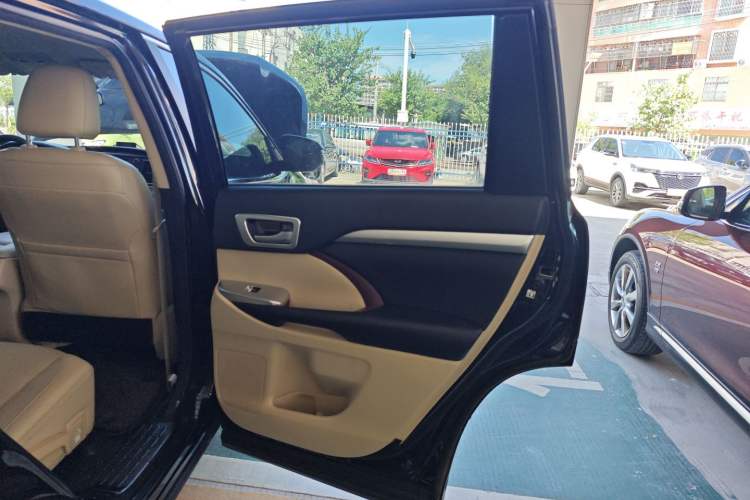 Used Toyota Highlander 2015 2.0T Two-Wheel Drive Elite Edition 7 Seats
