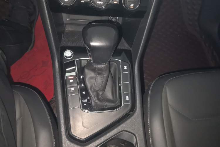 Used Volkswagen Tiguan L 2021 330TSI Automatic Two-Wheel Drive Smart Edition