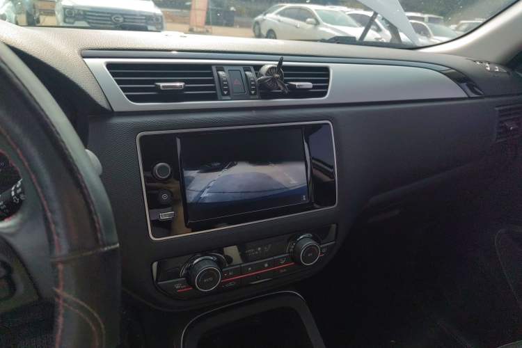 Used Qoros 5 2018 1.6T Automatic Prestige Model
