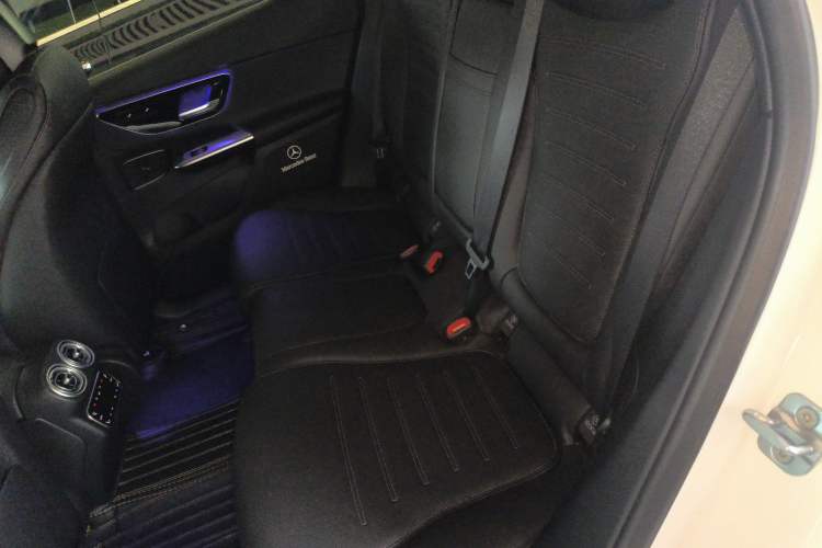 Used Mercedes-Benz GLC 2023 Facelift GLC 260 L 4MATIC Luxury Version 5 Seats
