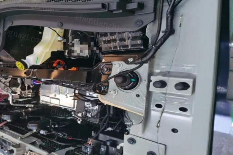 Used  V23 2025 401 Two-Wheel Drive Advanced Edition