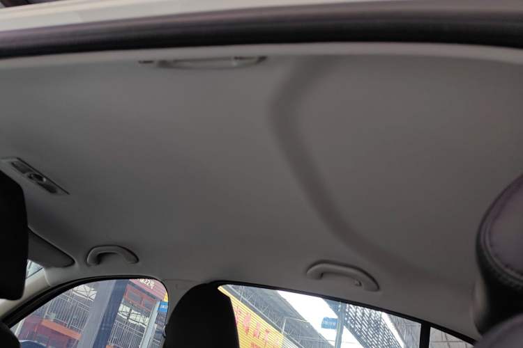 Used Volkswagen Lavida 2015 1.6L Automatic Fashion Edition
