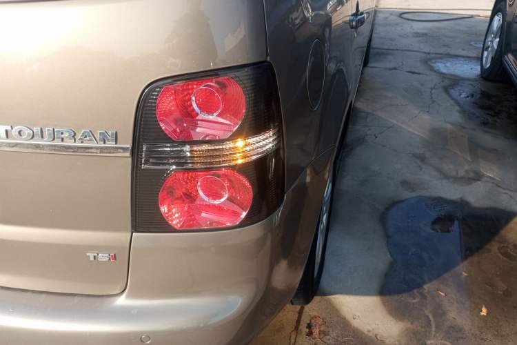 Used Volkswagen Touran 2015 1.4T DSG Comfort Edition 5 Seats