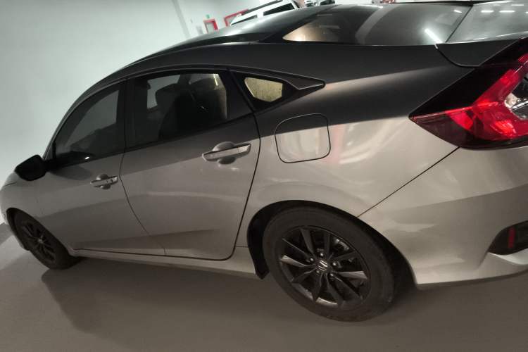 Used Honda Civic 2016 220TURBO CVT Luxury Edition
