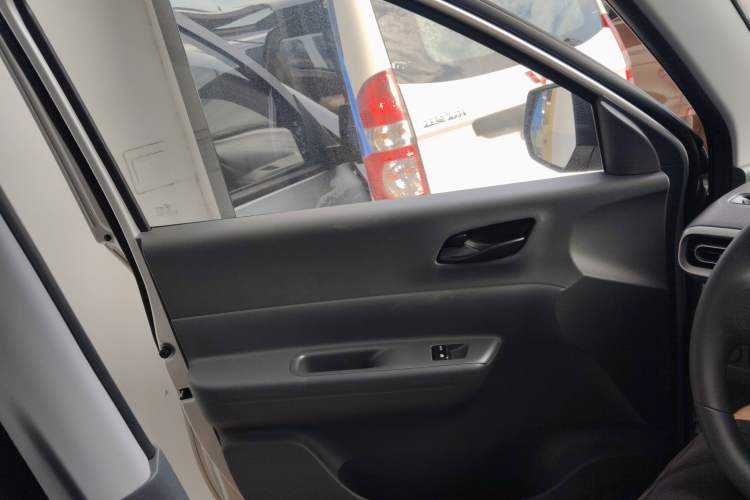 Used Wuling Hongguang New Energy 2024 All-Electric Model 300KM Practical Version
