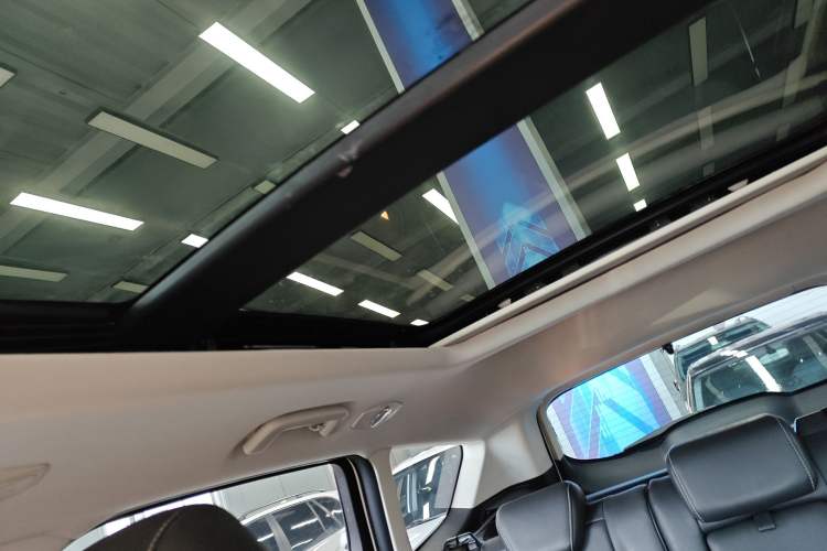 Used Ford Kuga 2017 EcoBoost 180 Two-Wheel-Drive Tiger Leap Model
