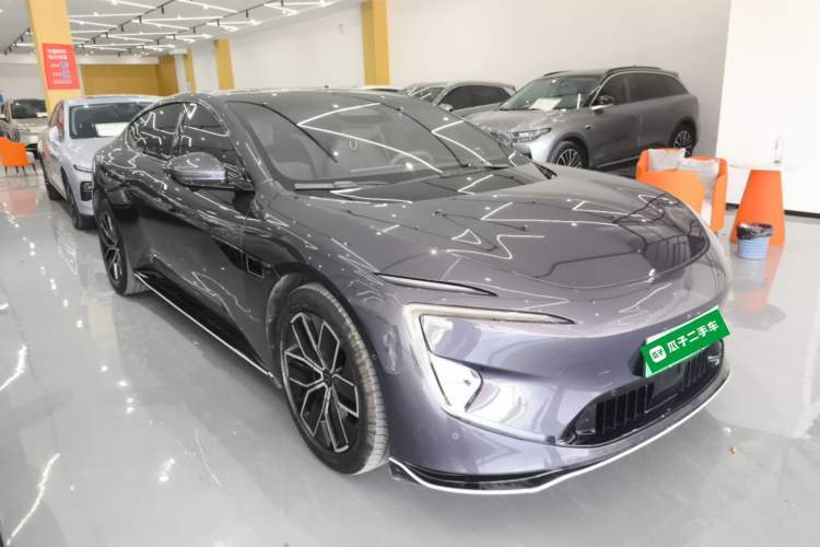 Used  12 2024 700 Three-Laser Rear-Wheel Drive Luxury Edition
