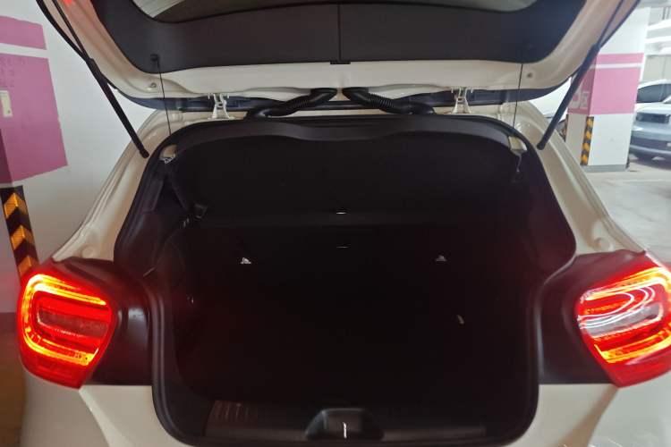 Used Mercedes-Benz A-Class 2015 A 200 Fashion Model