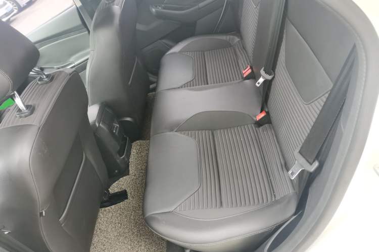 Used Ford Focus 2018 Sedan Classic 1.6L Automatic Trendy SmartDrive Edition
