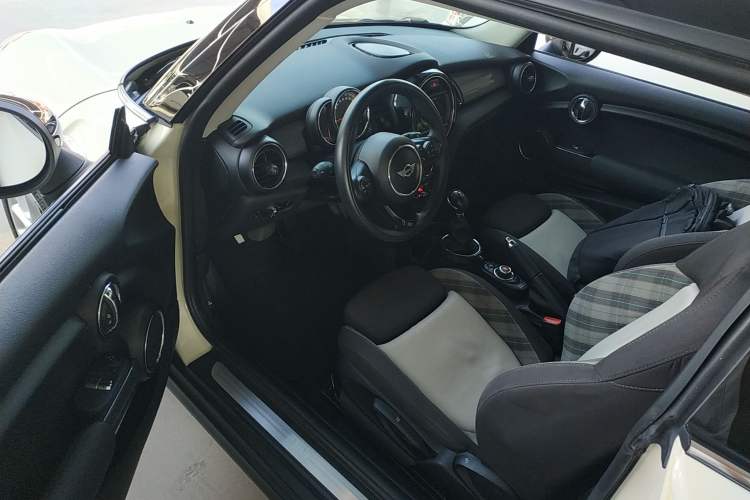 Used  MINI 2014 1.5T COOPER Excitement
