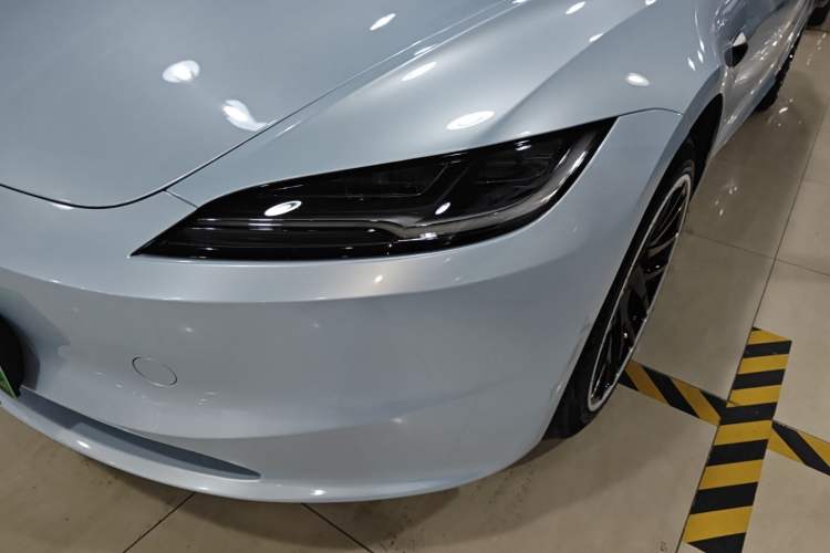 Used Tesla Model 3 2023 Rear-Wheel-Drive Version
