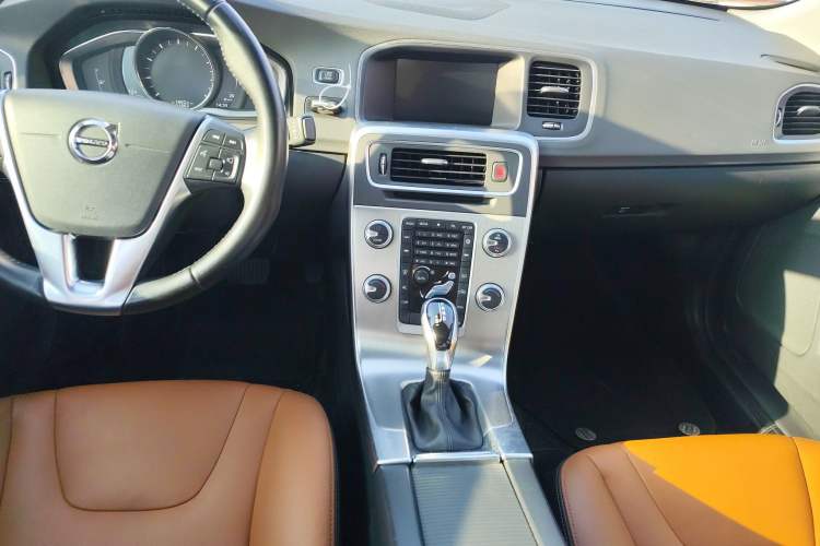 Used Volvo S60 2018 S60L T4 Smart & Ambitious Edition
