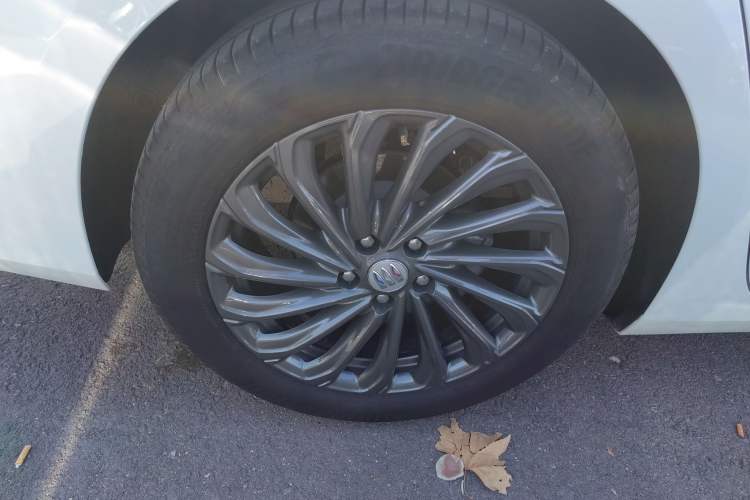 Used Buick LaCrosse 2025 28T Platinum Edition