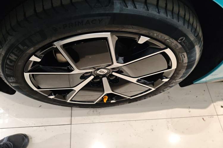 Used  SU7 2024 Rear-Drive Ultra-Long Range Advanced Pro-Level Intelligent Driving Version
