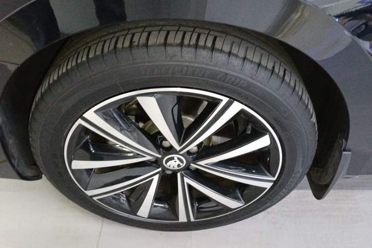 Used Skoda Superb 2023 Facelifted TSI280 DSG Luxury Edition
