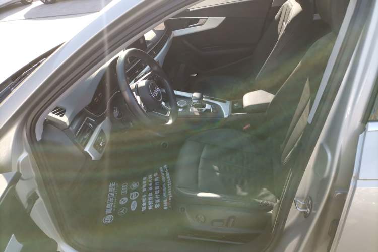 Used Audi A4L 2019 40 TFSI Fashion Edition China VI Emission Standard
