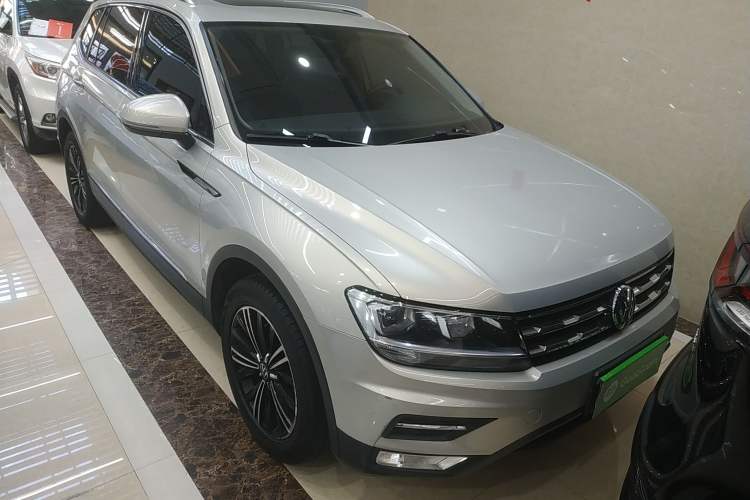 Used Volkswagen Tiguan L 2021 330TSI Automatic Two-Wheel Drive Smart Edition
