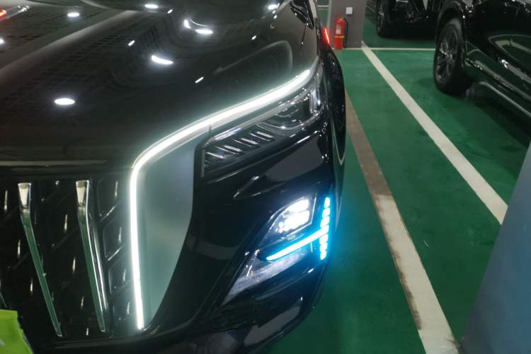 Used Hongqi HS5 2023 2.0T Qixiang Pro Edition