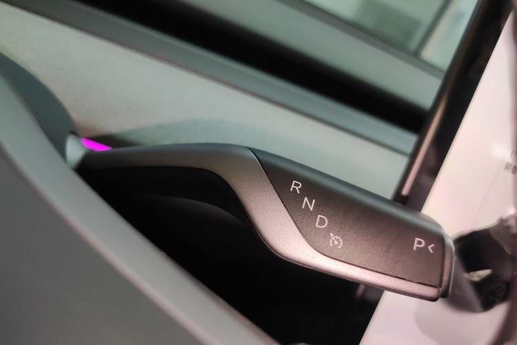 Used Tesla Model Y 2024 Long-Range All-Wheel-Drive Version
