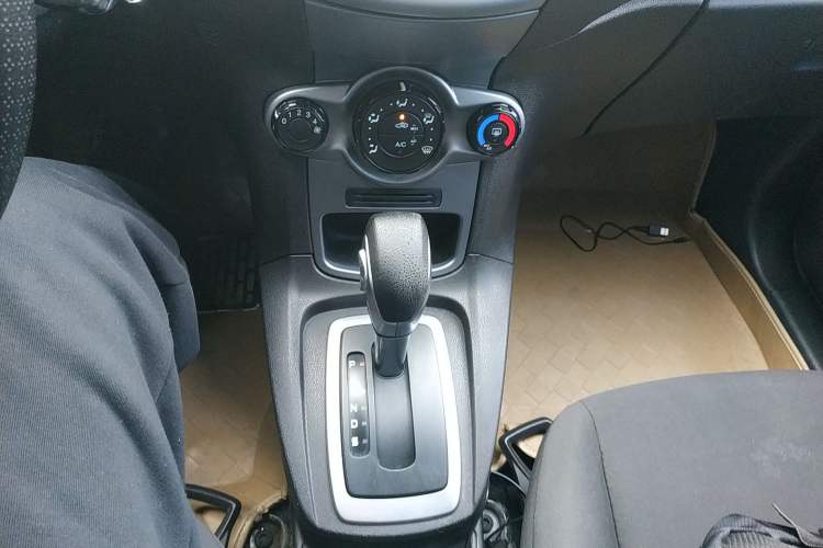 Used Ford Fiesta 2013 Hatchback 1.5L Automatic Fashion Edition