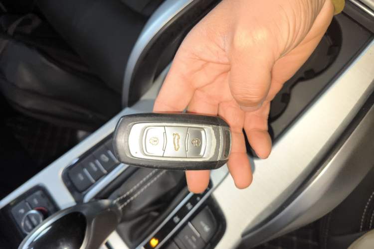 Used Geely Auto Emgrand X7 Sport 2018 1.8TD Automatic Two-Wheel Drive Smart Connect 4G Internet Edition