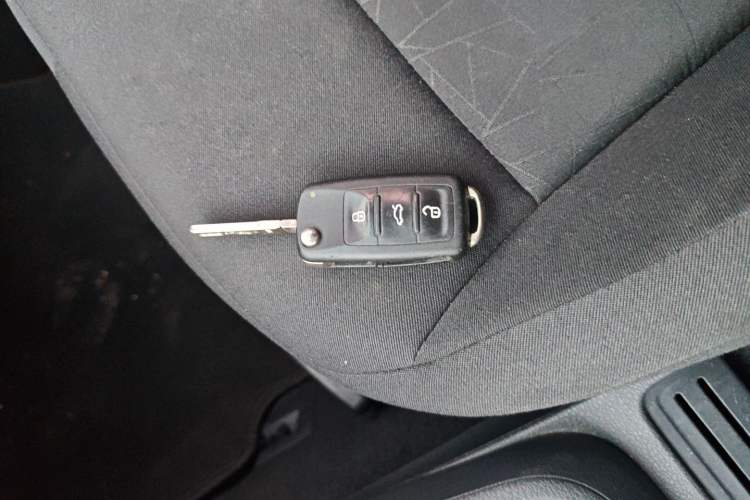 Used Volkswagen Lavida 2013 Revised Classic 1.6L Automatic Fashion Edition