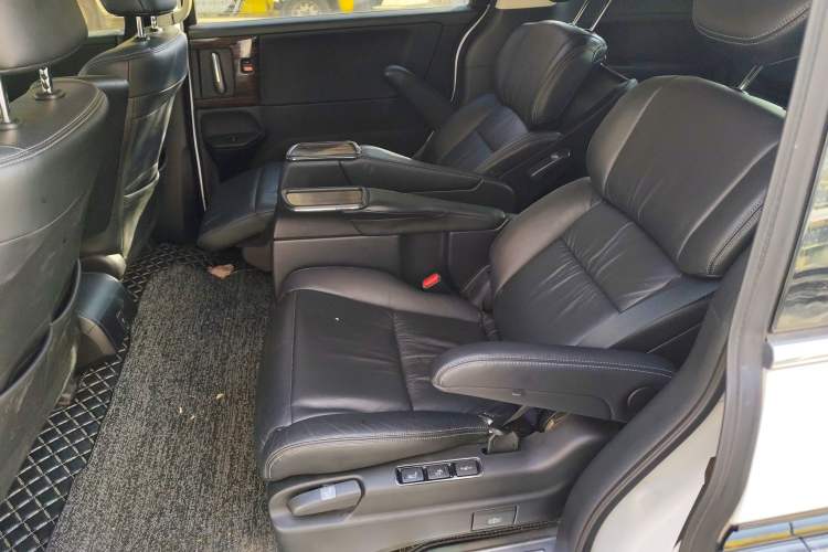 Used Honda Elysion 2016 2.4L Luxury Edition
