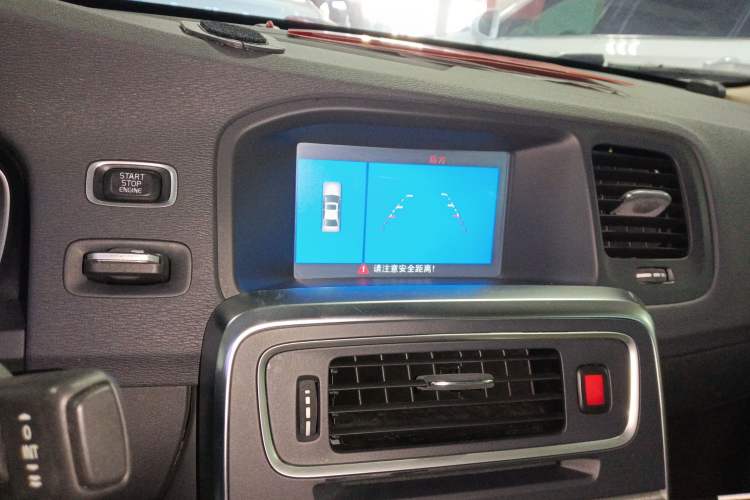 Used Volvo S60 2014 S60L 2.0T Zhiyuan Edition
