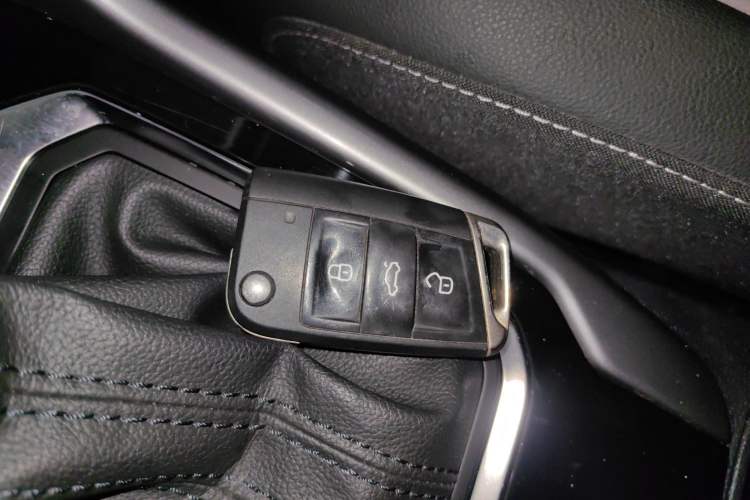 Used Volkswagen T-ROC 2021 Revised Version 280TSI DSG Two-Wheel Drive Elite Connect Edition
