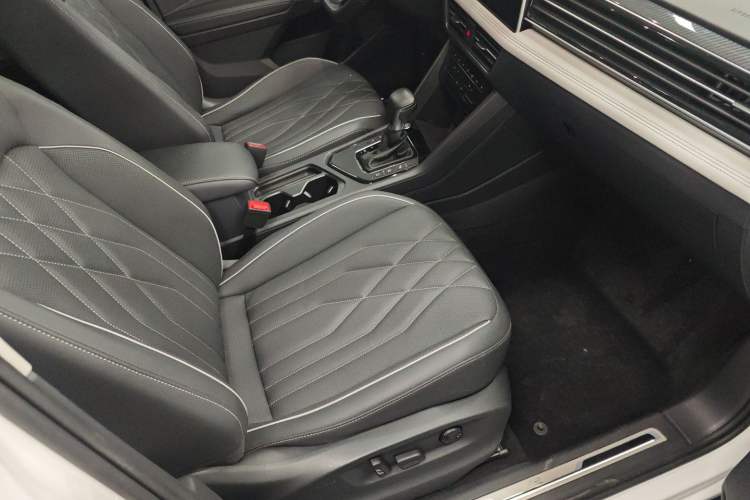 Used Volkswagen Tiguan L 2022 330TSI Automatic Two-Wheel Drive R-Line Enhanced Edition