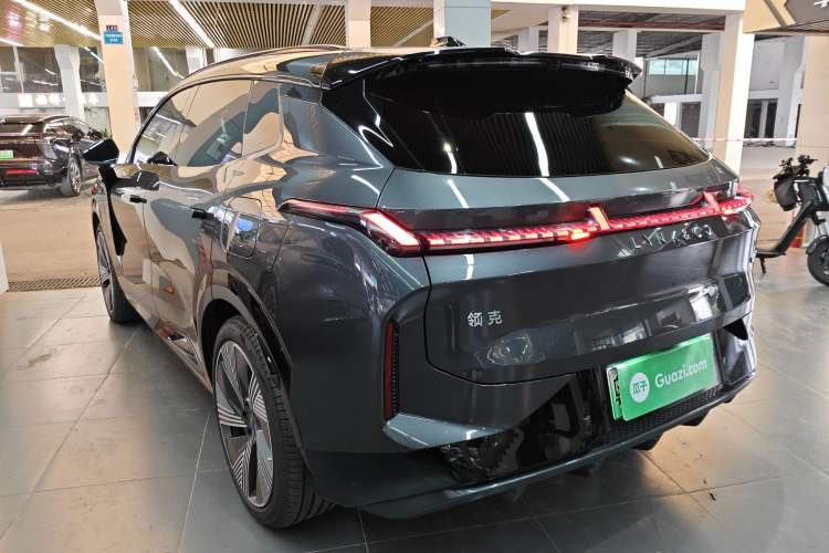 Used Lynk & Co 08 EM-P 2023 245km Ultra-Long Range Halo
