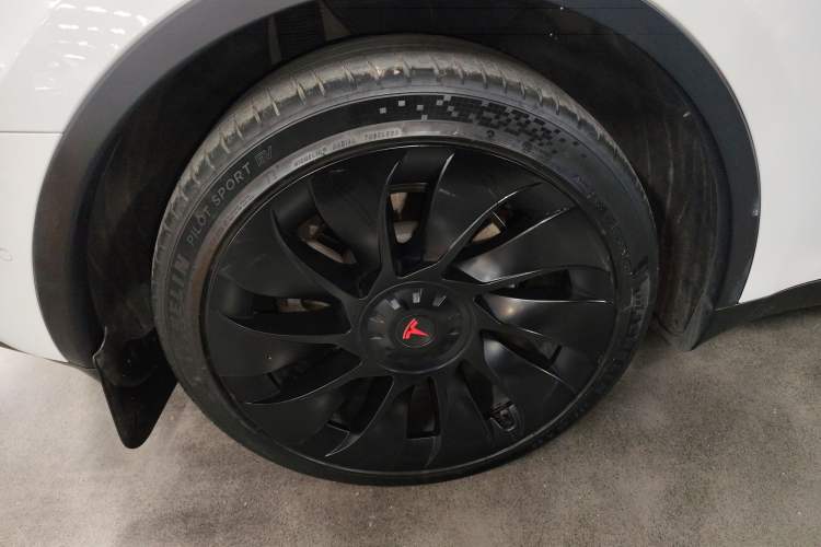 Used Tesla Model Y 2021 Long-Range All-Wheel-Drive Version