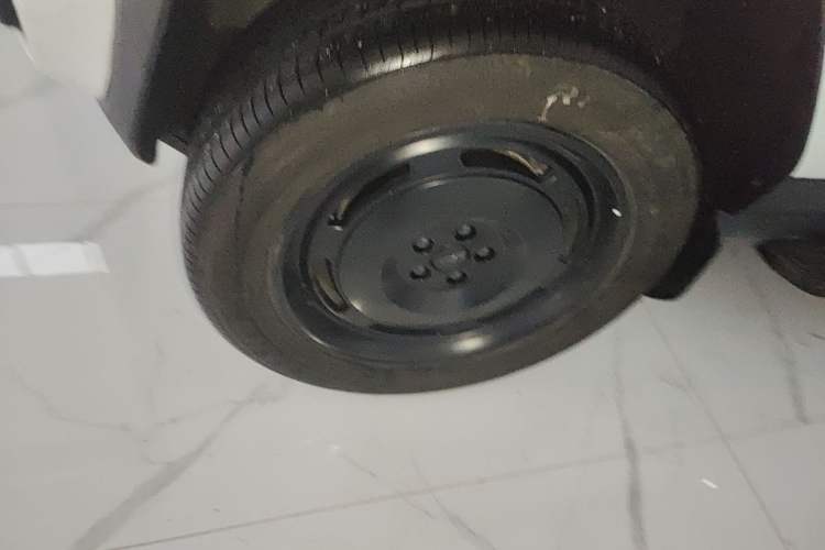 Used  V23 2025 401 Two-Wheel Drive Advanced Edition
