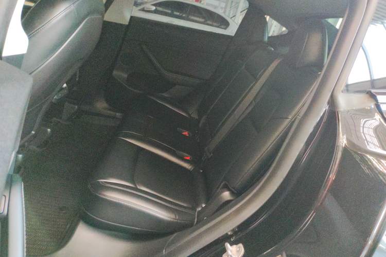 Used Tesla Model Y 2022 Long-Range All-Wheel-Drive Version
