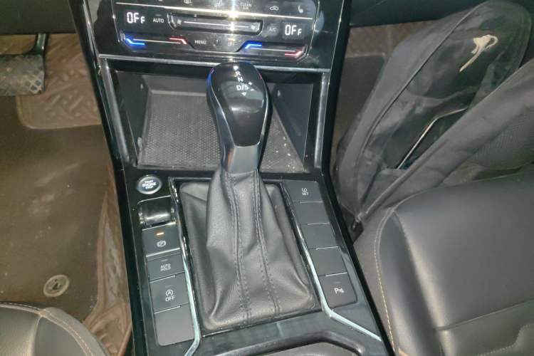 Used Volkswagen Passat 2020 330TSI Elite Edition China VI
