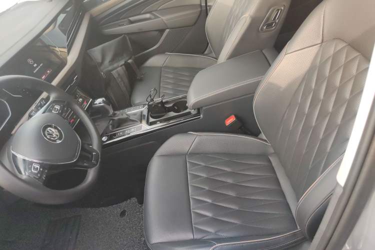 Used Volkswagen Passat 2020 330TSI Luxury Edition China VI
