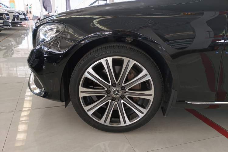 Used Mercedes-Benz E-Class 2016 E 300 L Stylish Model
